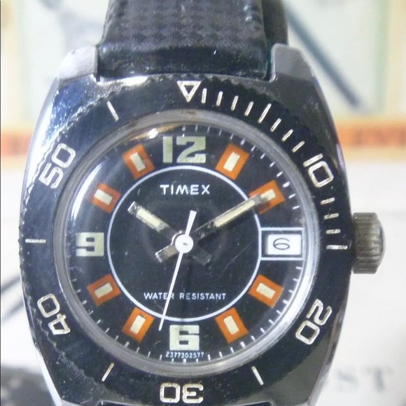 RARE 1977 Timex Diver Style  31.4mm 3 Color Rotating Bezel NR - Picture 2 of 4